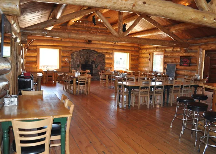 Crooked Creek Guest Ranch *
