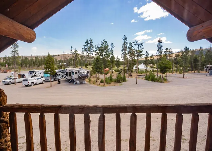 Resort Crooked Creek Guest Ranch