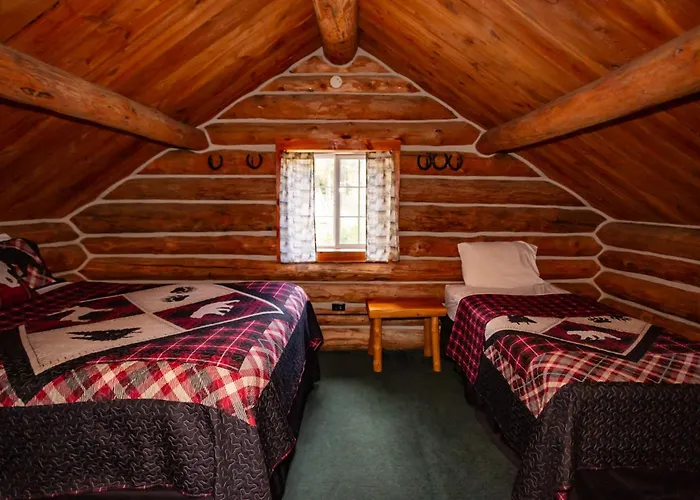 Crooked Creek Guest Ranch *