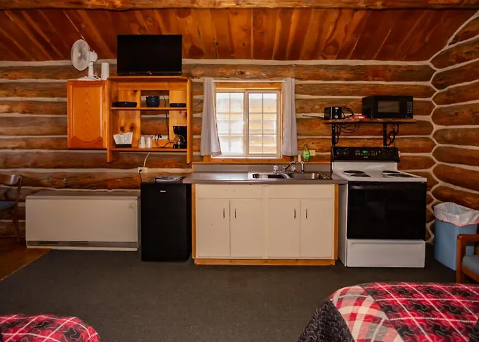 Crooked Creek Guest Ranch *