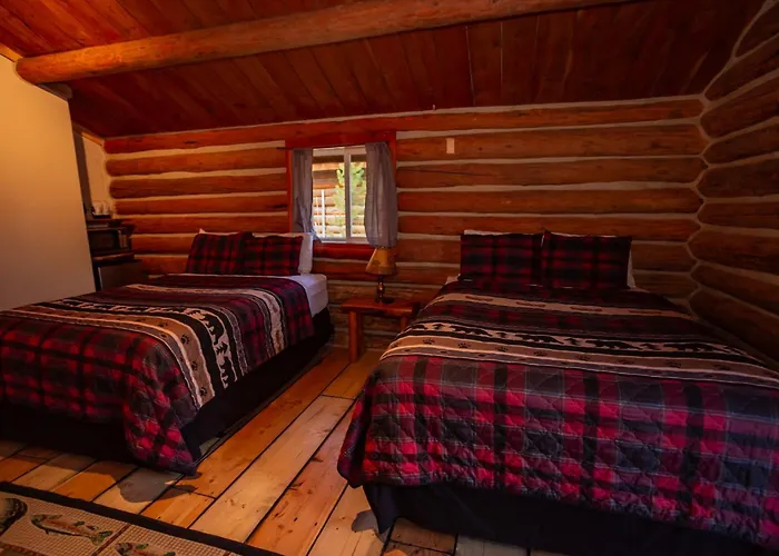 Crooked Creek Guest Ranch *