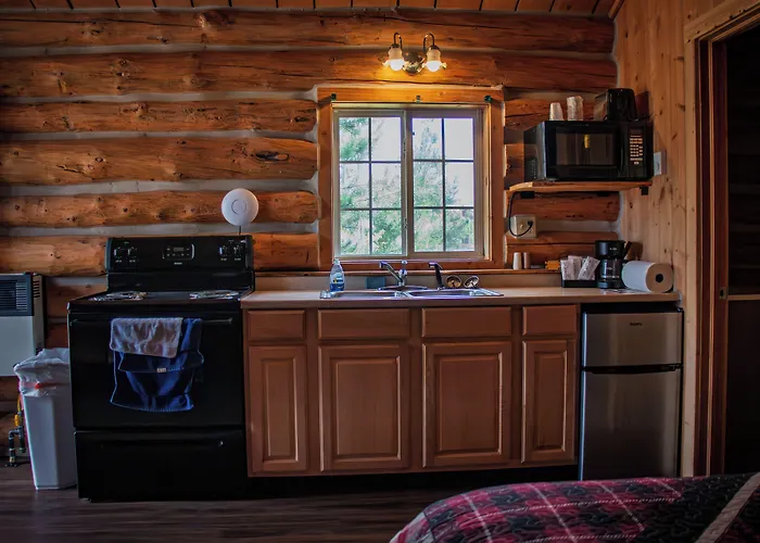 Crooked Creek Guest Ranch Resort *