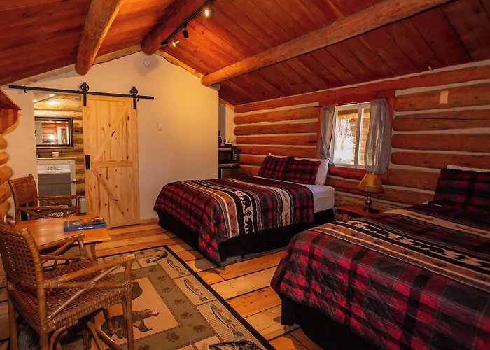 Crooked Creek Guest Ranch *