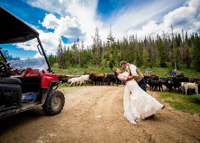 Resort Crooked Creek Guest Ranch